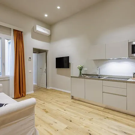 Πανσιόν Dimora72 Luxury 4*